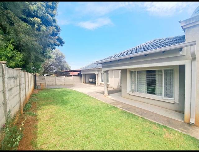 3 BEDROOM HOUSE FOR SALE IN HEUWELOORD